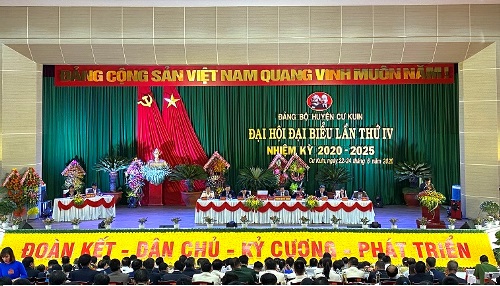 Huyện Cư Kuin: Quyết tâm xây dựng Đảng bộ trong sạch vững mạnh